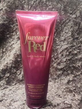 Bath & Body Works Forever Red Hydrating Body Cream - Red